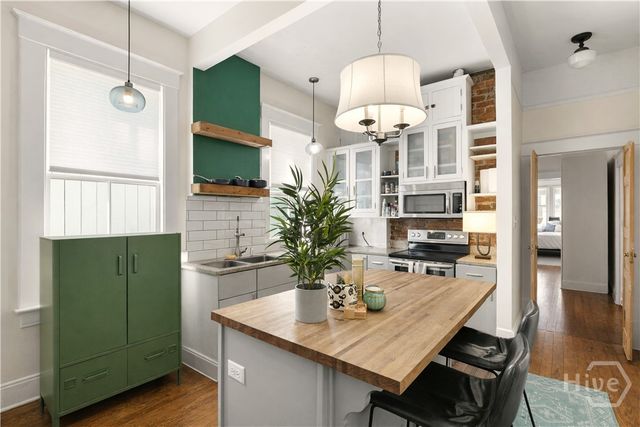 545 E Park Avenue, Savannah, GA 31401