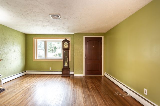 91 Breer St, Brockton, MA 02301