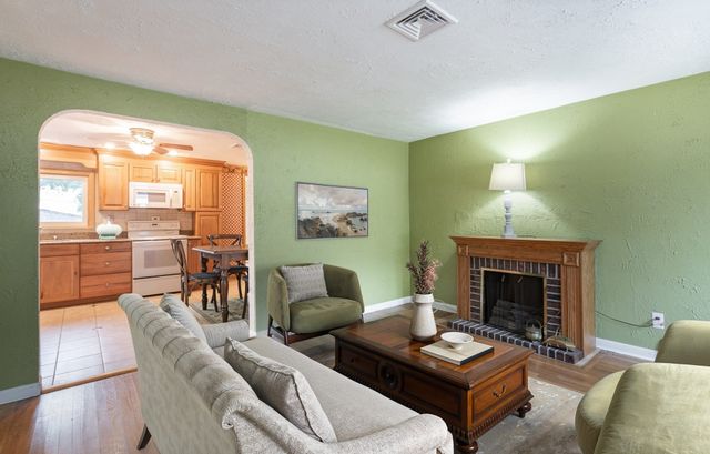 91 Breer St, Brockton, MA 02301