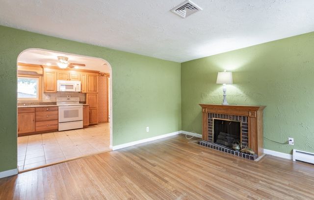 91 Breer St, Brockton, MA 02301
