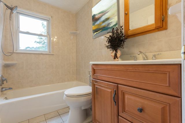 91 Breer St, Brockton, MA 02301