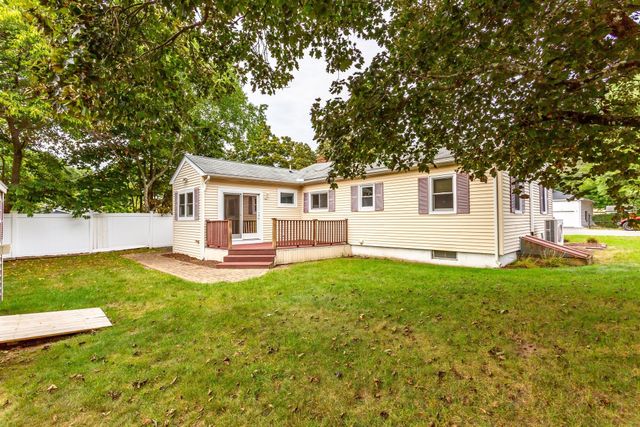 91 Breer St, Brockton, MA 02301