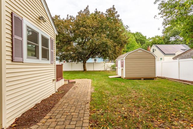 91 Breer St, Brockton, MA 02301