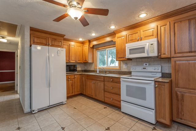91 Breer St, Brockton, MA 02301