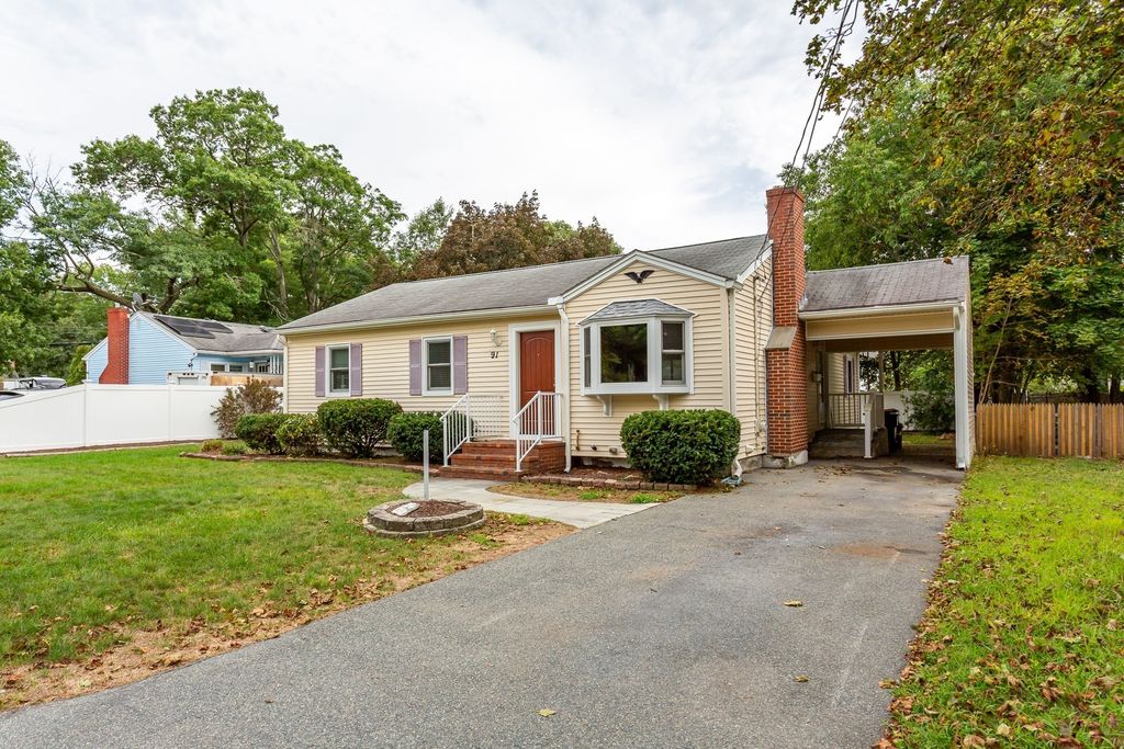 91 Breer St, Brockton, MA 02301