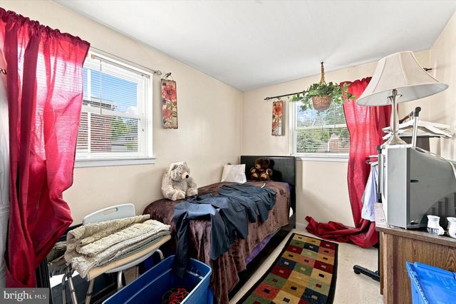 255 BERKLEY AVE, Lansdowne, PA 19050