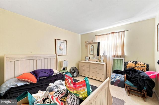 255 BERKLEY AVE, Lansdowne, PA 19050