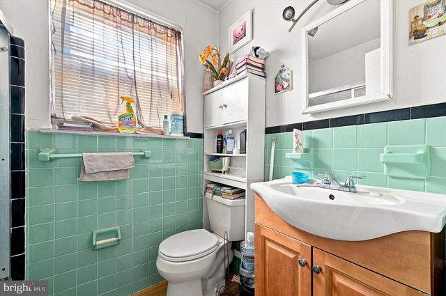 255 BERKLEY AVE, Lansdowne, PA 19050
