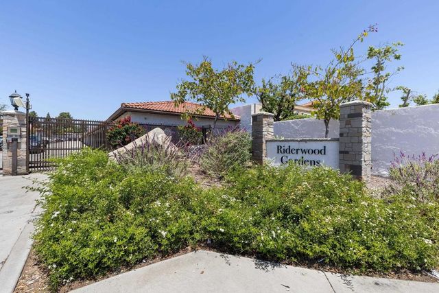 9872 Shirley Gardens Drive 4, Santee, CA 92071