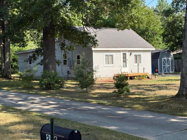 172 N 6th Avenue, Fruitport, MI 49415