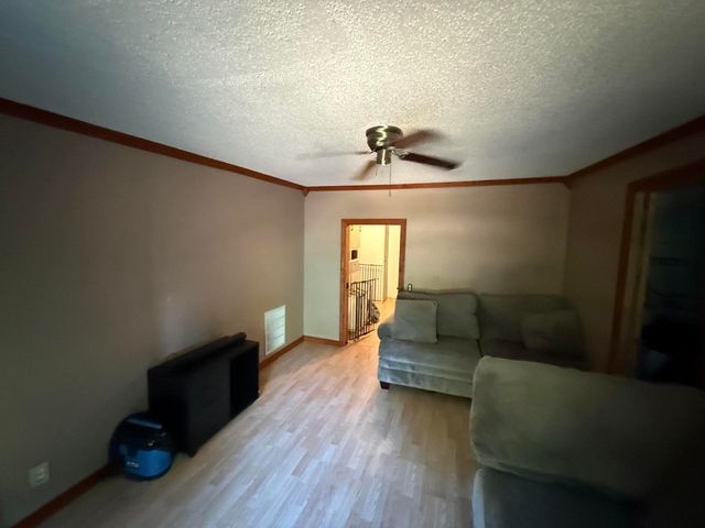 172 N 6th Avenue, Fruitport, MI 49415