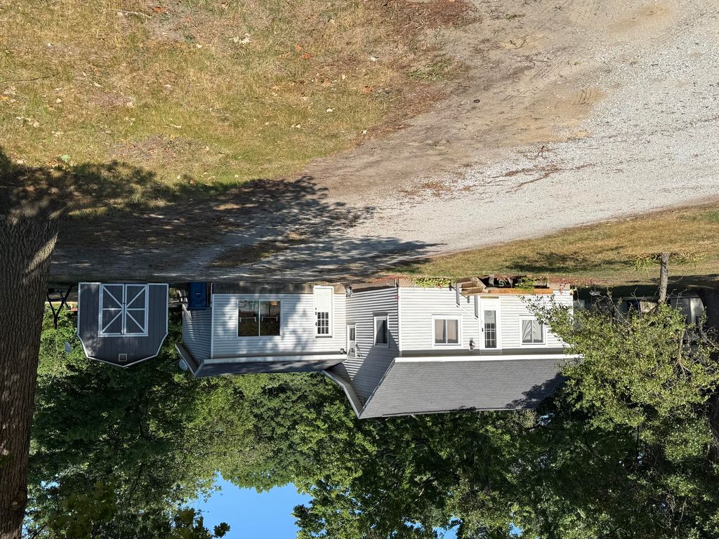 172 N 6th Avenue, Fruitport, MI 49415