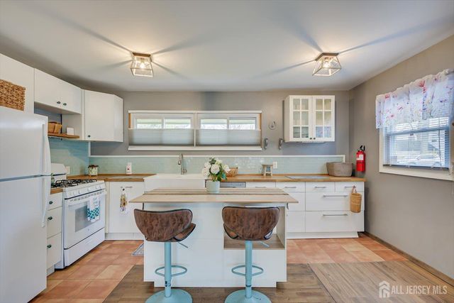 138 Woodland Road, Piscataway, NJ 08854