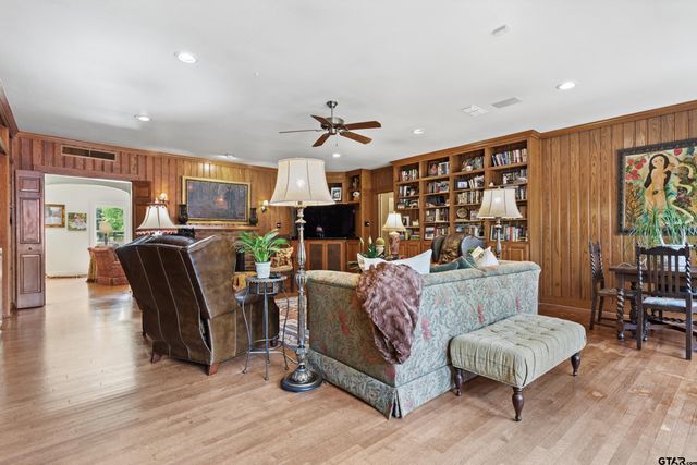 2631 Old Bullard Rd, Tyler, TX 75701