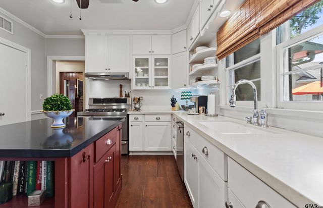 2631 Old Bullard Rd, Tyler, TX 75701