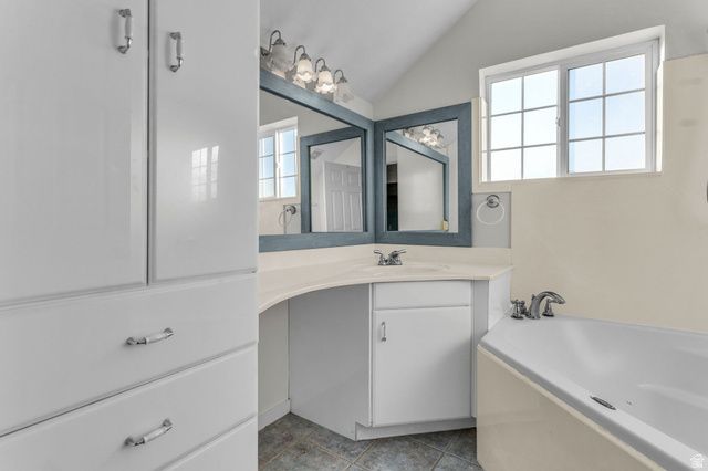 5808 S DUCK POND LN, Taylorsville, UT 84123