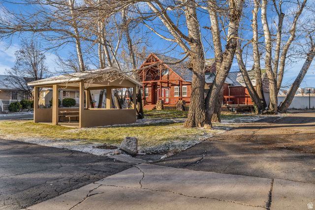 5808 S DUCK POND LN, Taylorsville, UT 84123