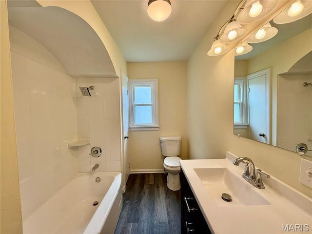 602 N Combs Avenue, Collinsville, IL 62234