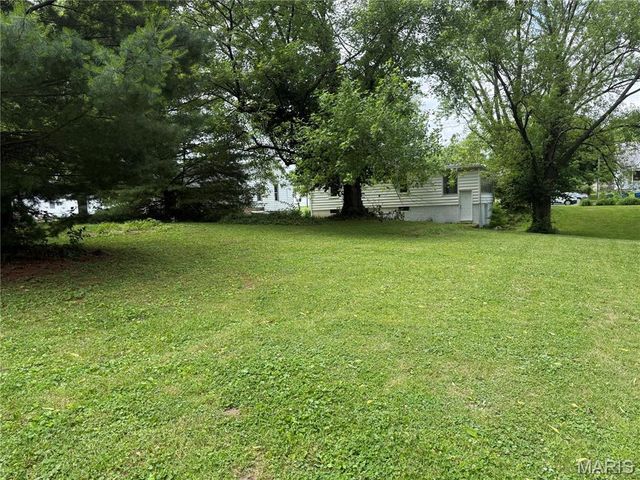 602 N Combs Avenue, Collinsville, IL 62234