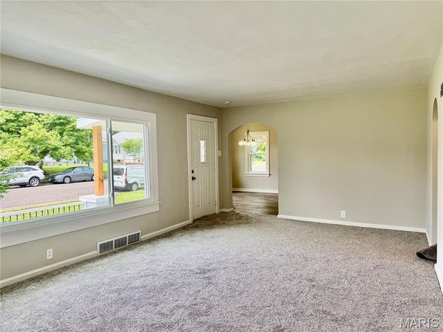 602 N Combs Avenue, Collinsville, IL 62234