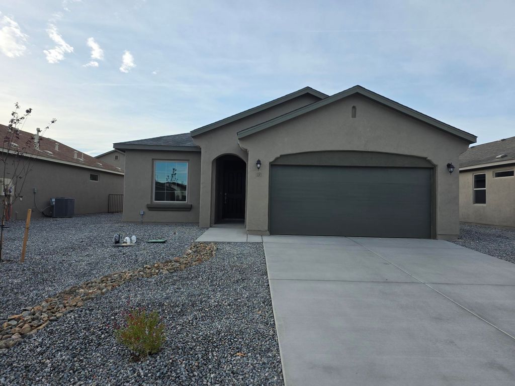 18 Avenida Merida, Los Lunas, NM 87031