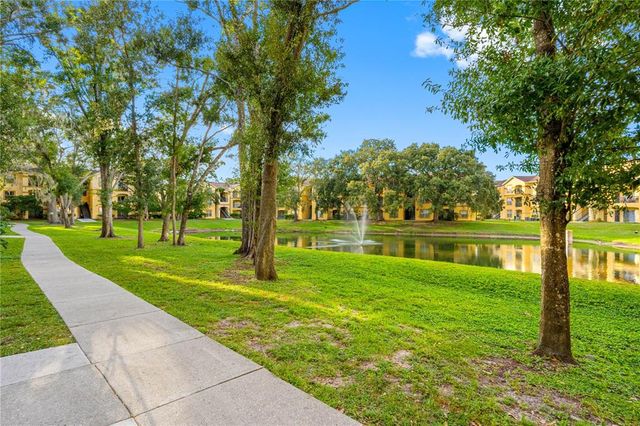 5608 PINNACLE HEIGHTS CIRCLE 303, Tampa, FL 33624