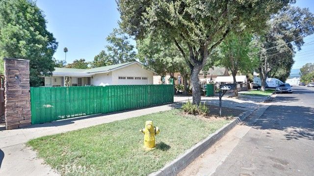 2810 11th Street, Riverside, CA 92507