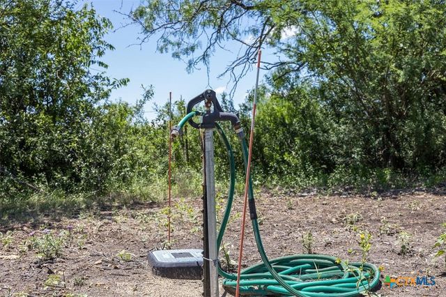 3710 Dry Creek Road, Lockhart, TX 78644