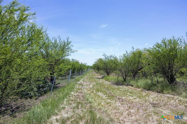 3710 Dry Creek Road, Lockhart, TX 78644