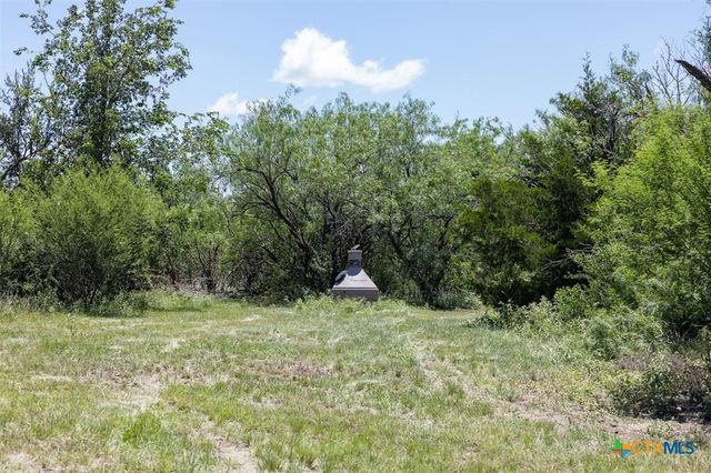 3710 Dry Creek Road, Lockhart, TX 78644