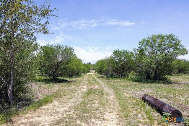 3710 Dry Creek Road, Lockhart, TX 78644