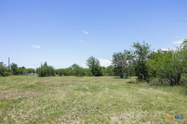 3710 Dry Creek Road, Lockhart, TX 78644