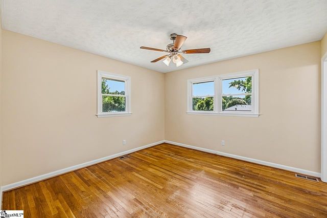 400 Mcabee Road, Roebuck, SC 29376