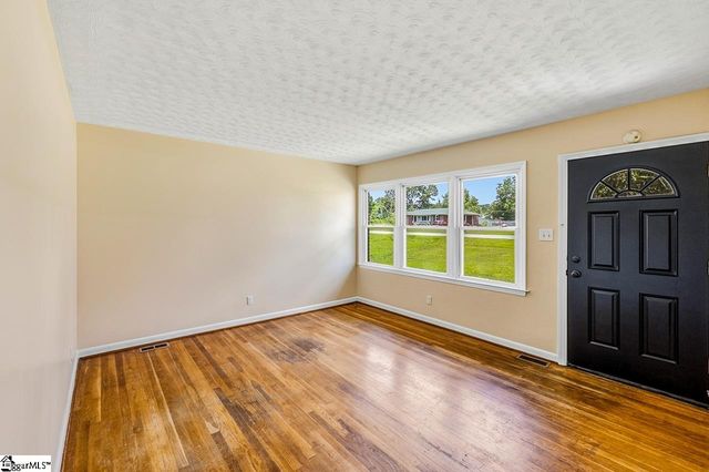 400 Mcabee Road, Roebuck, SC 29376
