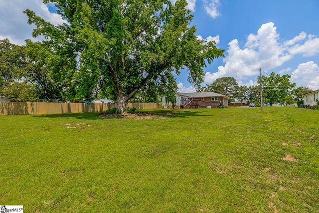 400 Mcabee Road, Roebuck, SC 29376