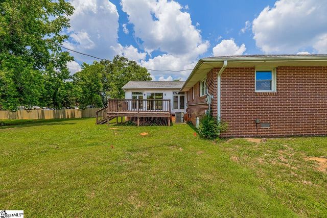 400 Mcabee Road, Roebuck, SC 29376