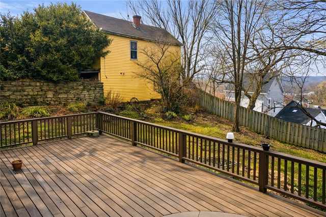 839 Railroad St, Mckees Rocks, PA 15136