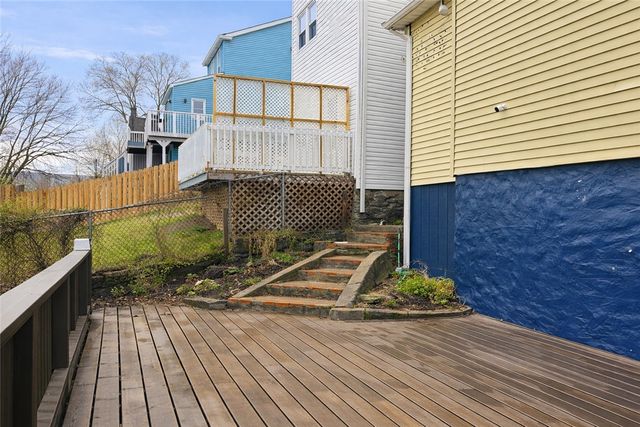 839 Railroad St, Mckees Rocks, PA 15136