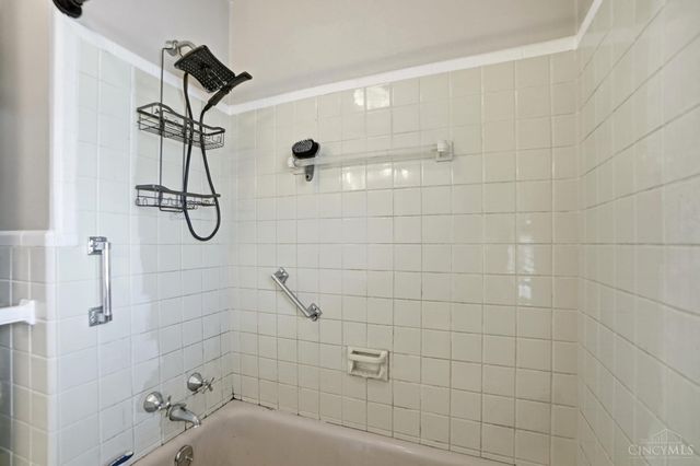 6604 Ambar Avenue, Cincinnati, OH 45230