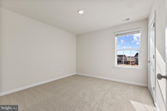 414 BUCKEYE DR, Shenandoah Junction, WV 25442