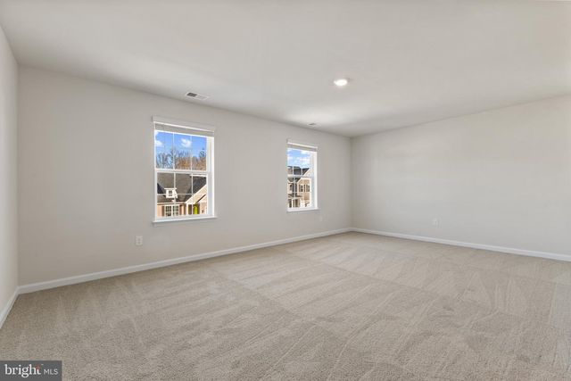 414 BUCKEYE DR, Shenandoah Junction, WV 25442