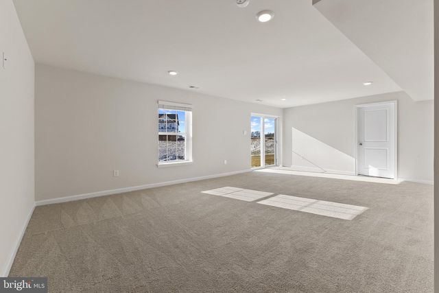 414 BUCKEYE DR, Shenandoah Junction, WV 25442