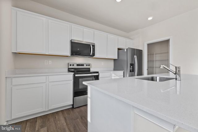 414 BUCKEYE DR, Shenandoah Junction, WV 25442