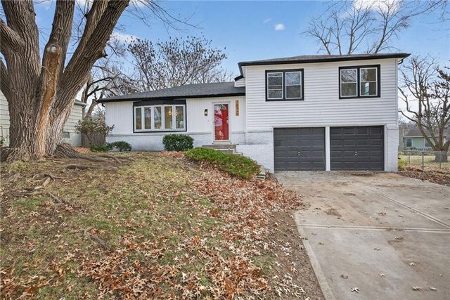 10223 Dearborn Drive, Overland Park, KS 66207