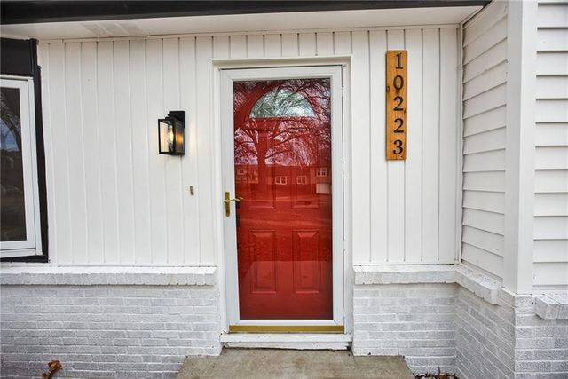 10223 Dearborn Drive, Overland Park, KS 66207