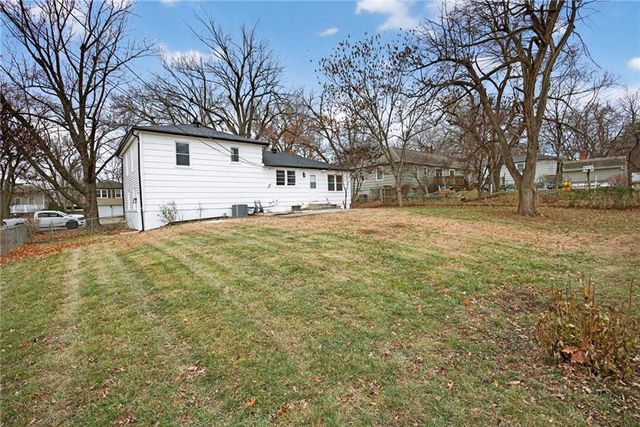 10223 Dearborn Drive, Overland Park, KS 66207