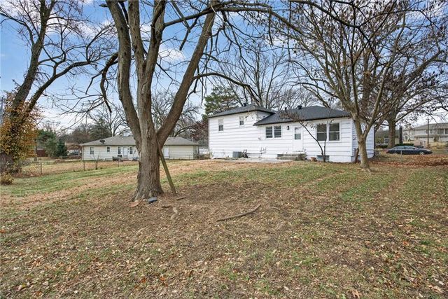 10223 Dearborn Drive, Overland Park, KS 66207