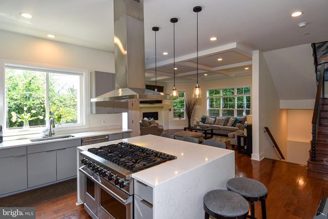 5802 WILMETT, Bethesda, MD 20817