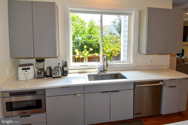 5802 WILMETT, Bethesda, MD 20817