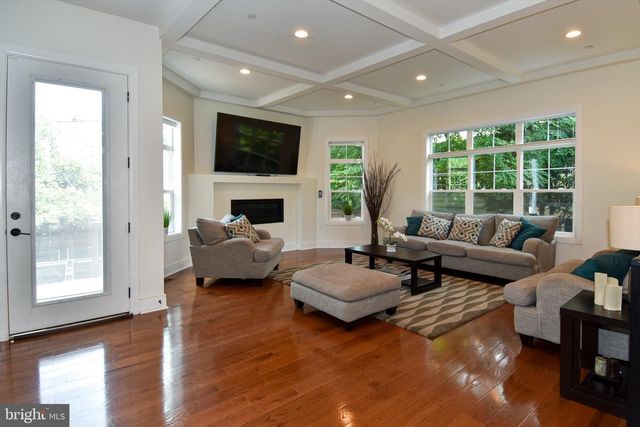 5802 WILMETT, Bethesda, MD 20817